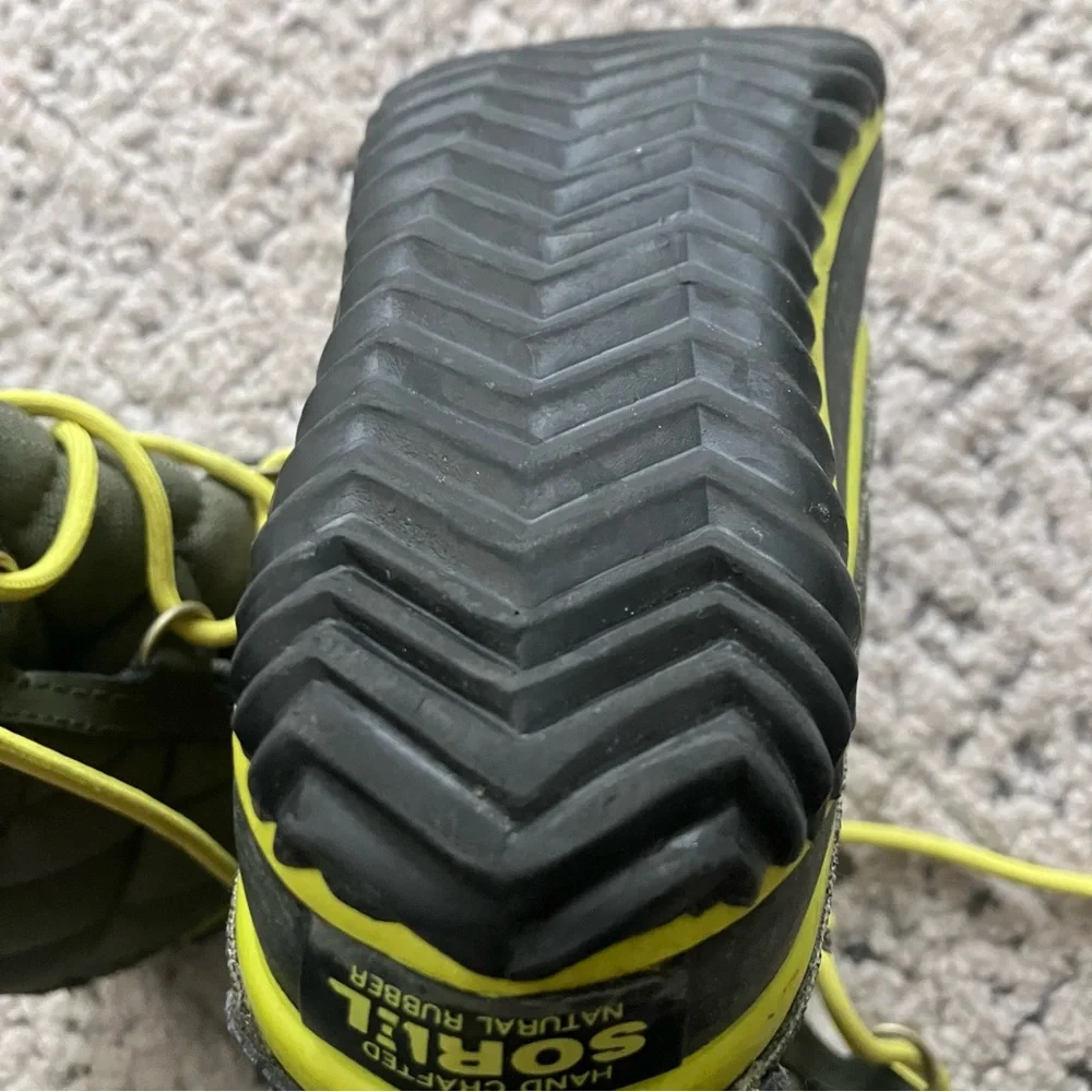 Sorel 6 waterproof Boot Lace Up Green Yellow High Insulated